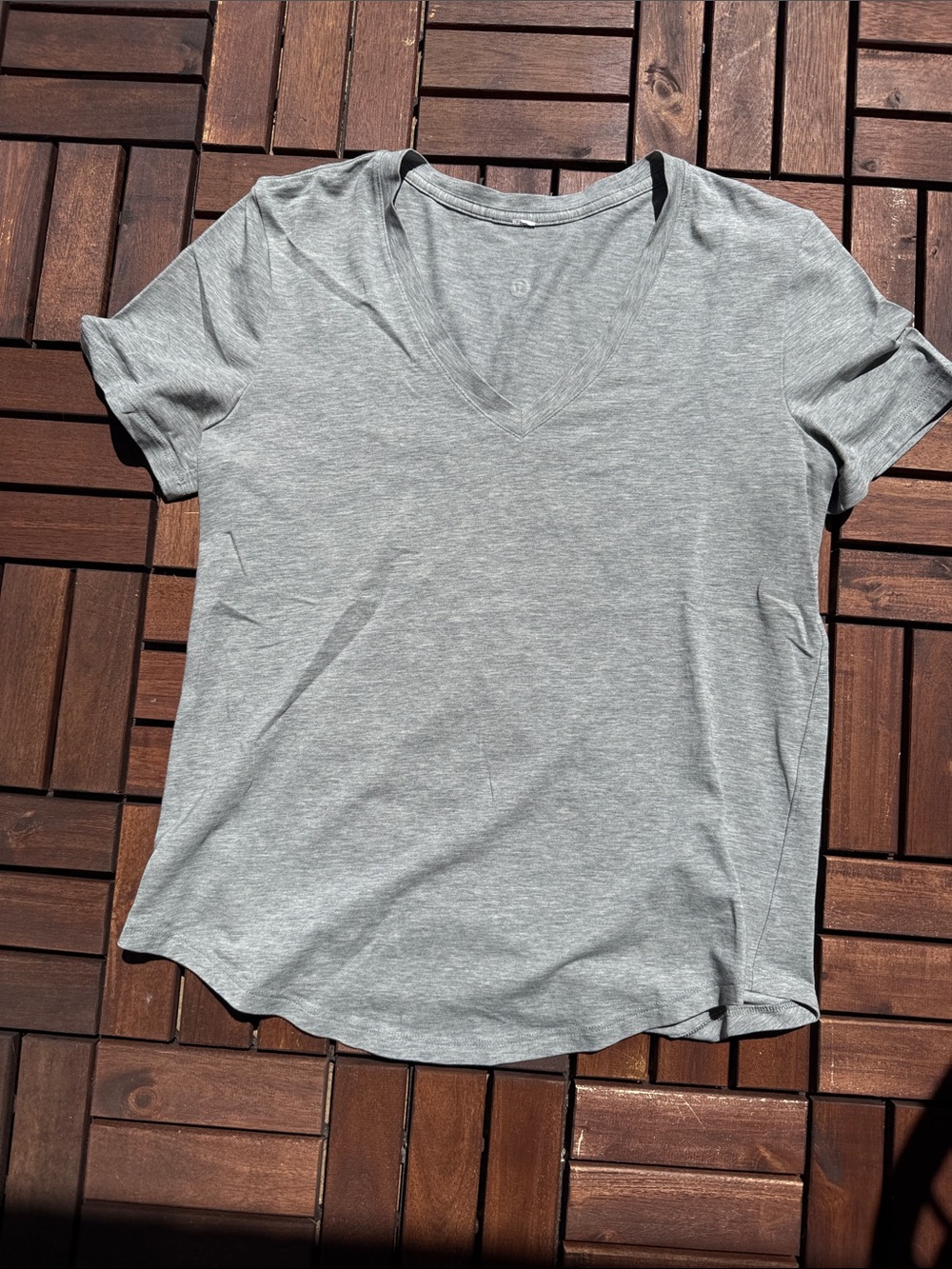 Lululemon Classic V-Neck Women's Tee - Light Gray